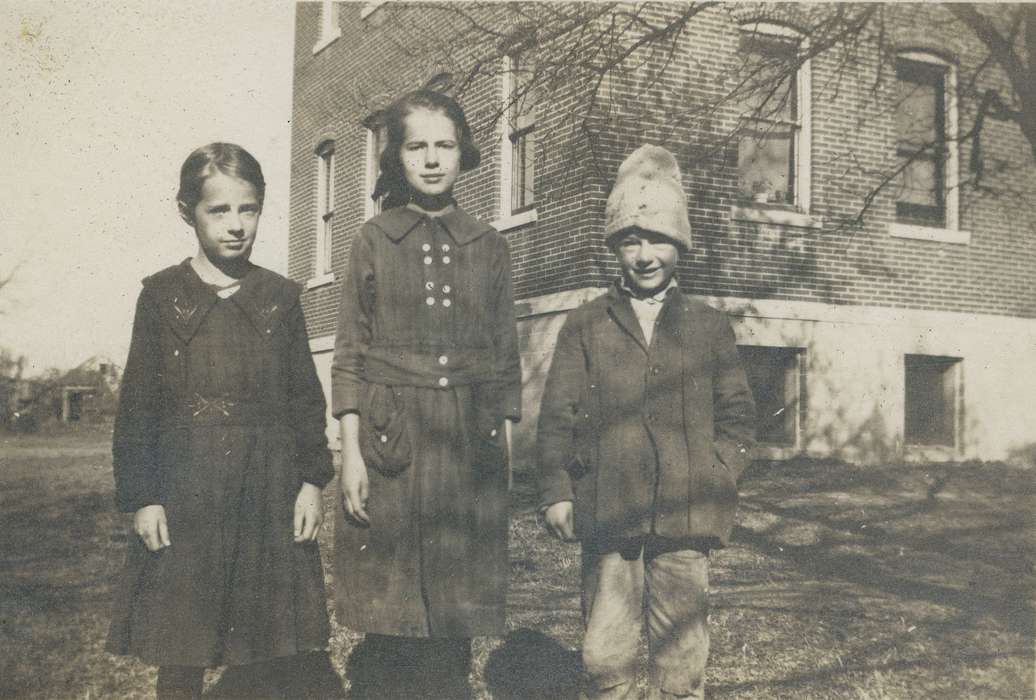 coat, collar, Iowa, Children, Iowa History, Portraits - Group, IA, history of Iowa, Neessen, Ben, stocking hat