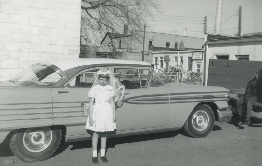 Motorized Vehicles, flower girl, kid, Children, child, car, girl, super 88, Portraits - Individual, tire, tires, oldsmobile, O'Brink, Lisa, st. vincent depaul, veil