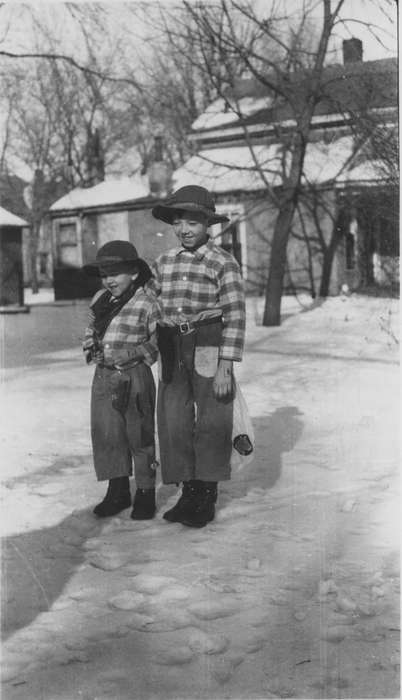 Children, hat, snow, Iowa History, Waverly, IA, Iowa, brothers, smile, plaid, Coonradt, Dee, history of Iowa, siblings, boots, boys