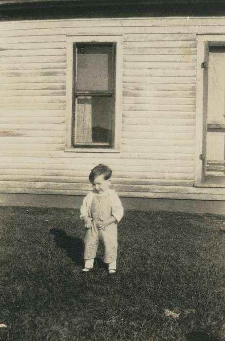 Homes, window, Children, Iowa History, toddler, kid, Spilman, Jessie Cudworth, Iowa, history of Iowa, USA