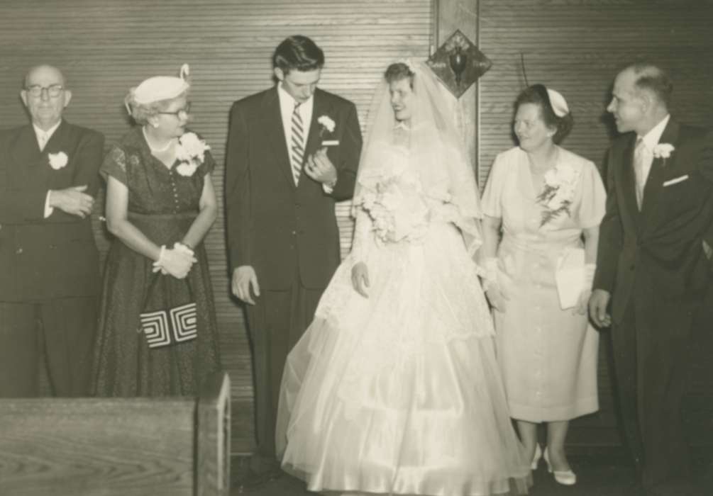 Weddings, wedding dress, Barber, Jackie, Moline, IL, Iowa, bride, Iowa History, Portraits - Group, groom, veil, history of Iowa