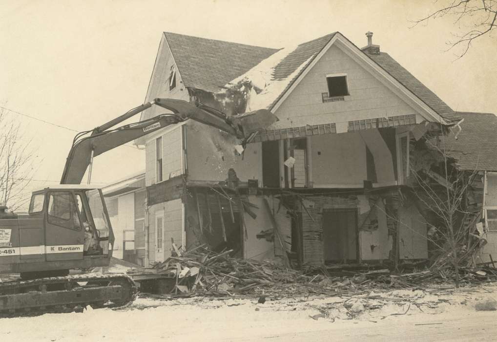 Waverly Public Library, demolition, Iowa History, history of Iowa, Homes, Waverly, IA, Wrecks, Iowa, Winter