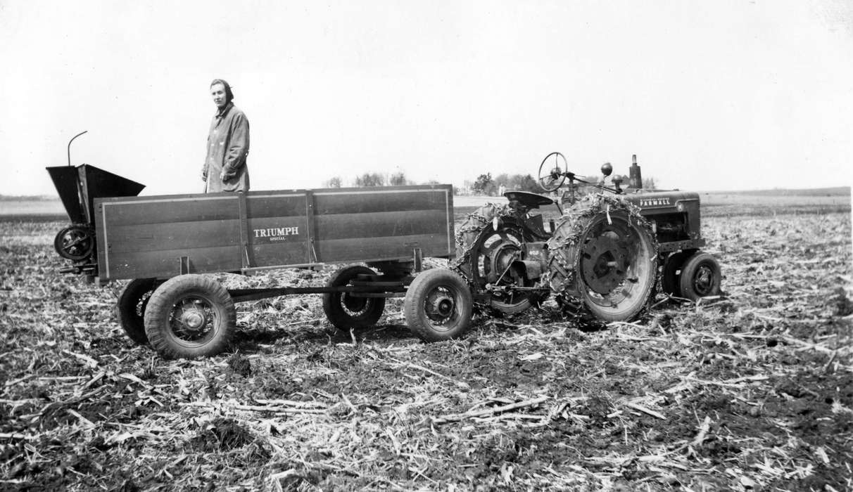 Hagg, Regina, Whittemore, IA, Iowa, Iowa History, field, Farms, Farming Equipment, wagon, tractor, history of Iowa