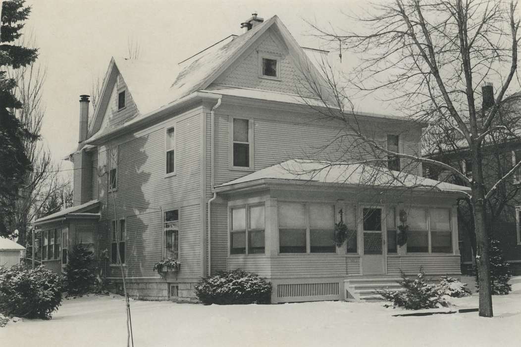 Waverly Public Library, Iowa History, window, history of Iowa, Waverly, IA, bushes, Iowa, Winter