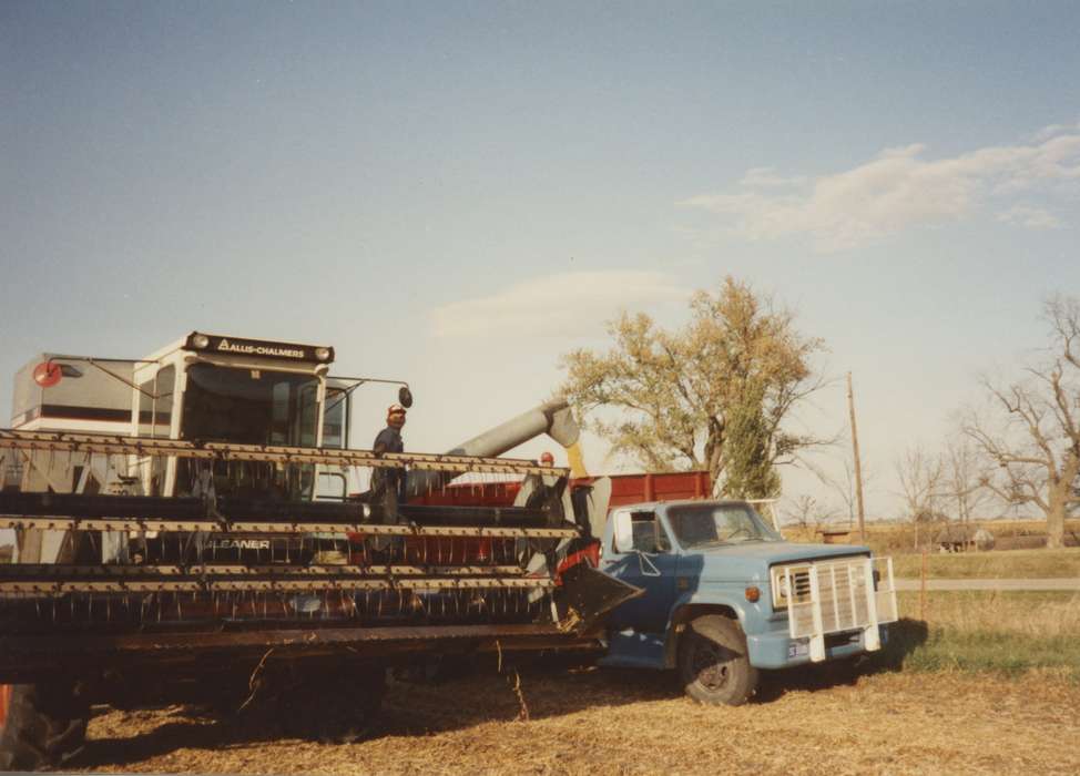Farms, Farming Equipment, Boylan, Margie, combine, Iowa History, truck, Murray, IA, Iowa, history of Iowa, Motorized Vehicles