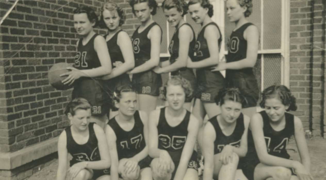 basketball, team, Conway, IA, Schools and Education, Iowa, Portraits - Group, Iowa History, history of Iowa, Maharry, Jeanne, Sports