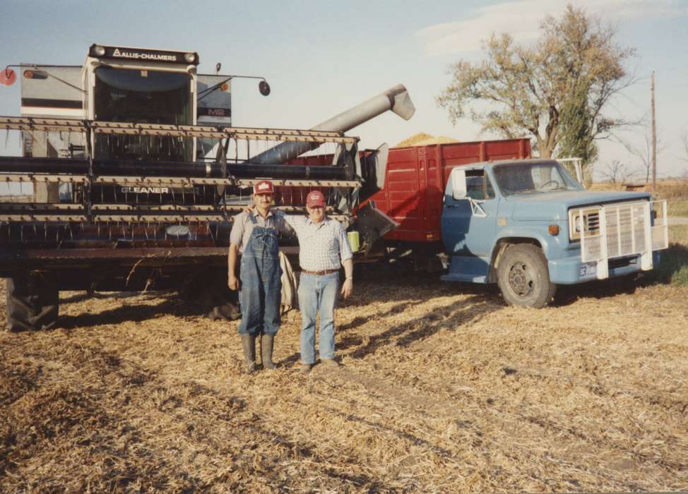 grain, Iowa, Iowa History, history of Iowa, farmer, Farming Equipment, Boylan, Margie, Murray, IA, truck, combine