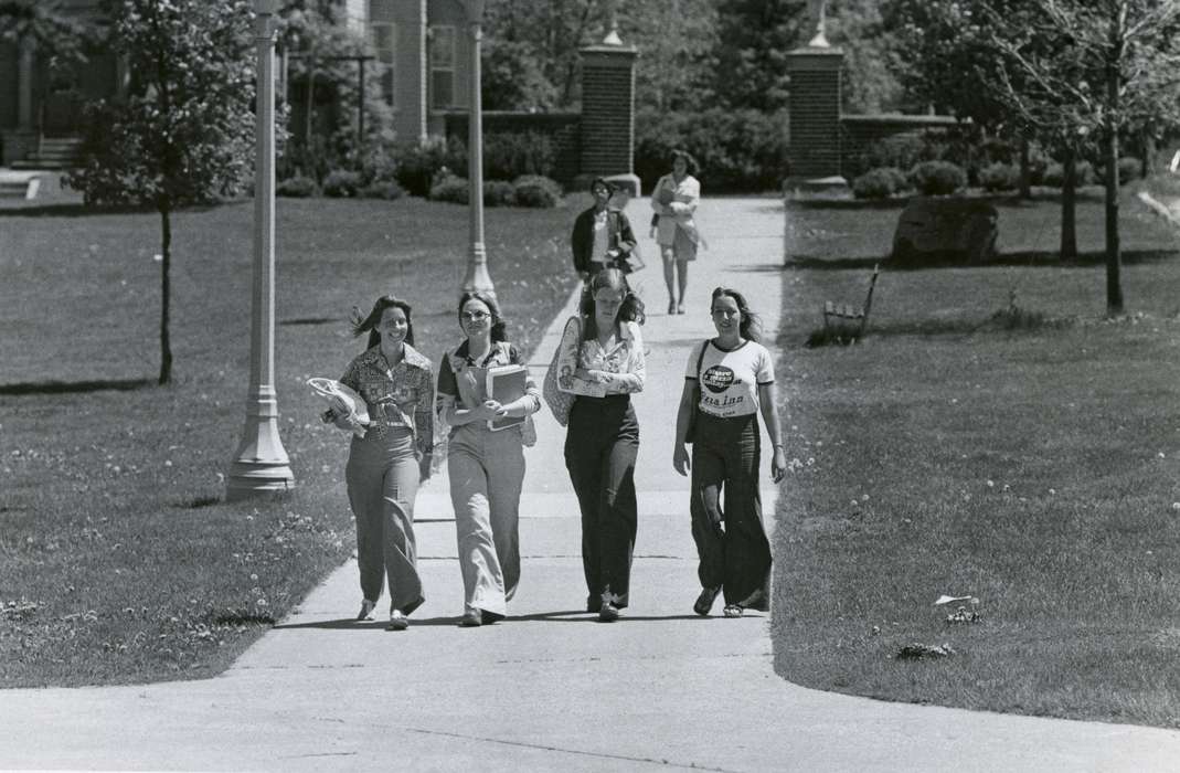 students, uni, Cedar Falls, IA, university of northern iowa, Iowa History, bench, Schools and Education, history of Iowa, bell bottoms, street light, book, UNI Special Collections & University Archives, Iowa