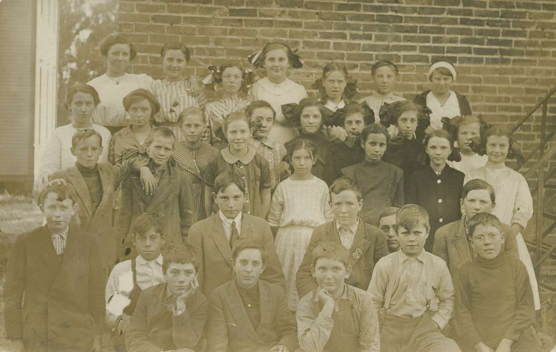 dress, brick, Portraits - Group, hair bow, correct date needed, suit, Children, Coon Rapids Enterprise, Cities and Towns, Schools and Education