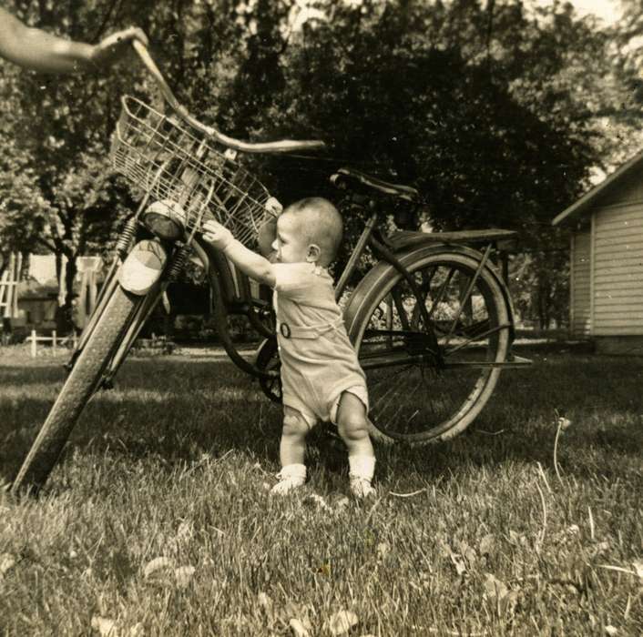 Leisure, baby, Independence, IA, Straw, Dale, Children, Iowa History, bike, Iowa, bicycle, history of Iowa