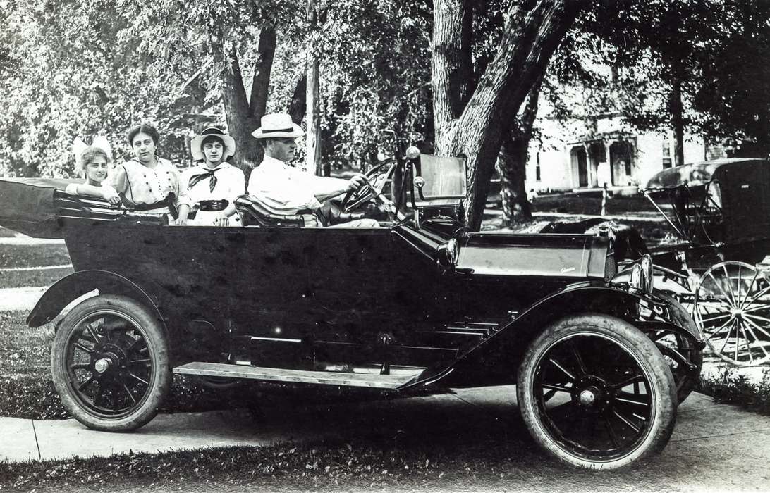 automobile, Iowa History, car, Portraits - Group, 1912 overland touring, Anamosa, IA, Iowa, Anamosa Library & Learning Center, history of Iowa, Motorized Vehicles
