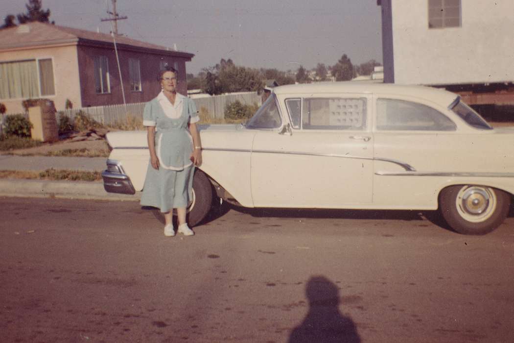 car, Spilman, Jessie Cudworth, USA, Portraits - Individual, Iowa History, street, woman, old woman, Iowa, apron, Motorized Vehicles, history of Iowa