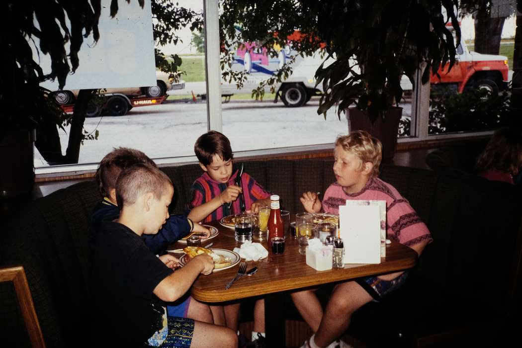 ia, children, Iowa, Coon Rapids Enterprise, Children, fork, United States, pancake breakfast, second grade missouri trip, Schools and Education, history, restaurant, Photos, historic, missouri trip, Food and Meals, MO, school trip