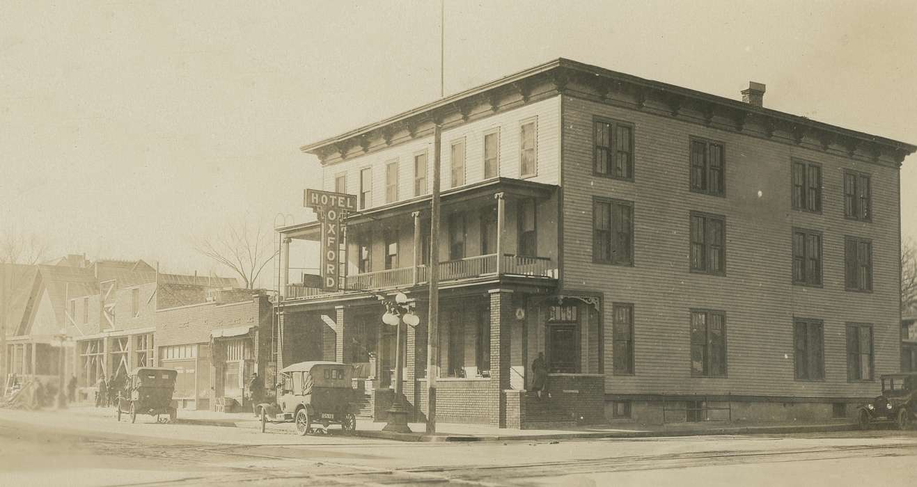 Iowa, Cedar Falls, car, United States, construction, Businesses and Factories, hotel, Photos, automobile, street lamp, IA, City of Cedar Falls, Black Hawk, historic, ia, brick building, Cities and Towns, Main Streets & Town Squares, history, Motorized Vehicles