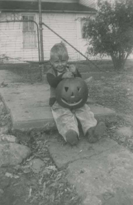 pumpkin, Wiese, Rose, Tama, IA, Portraits - Individual, jack-o-lantern, Children, Iowa, Iowa History, Holidays, halloween, history of Iowa