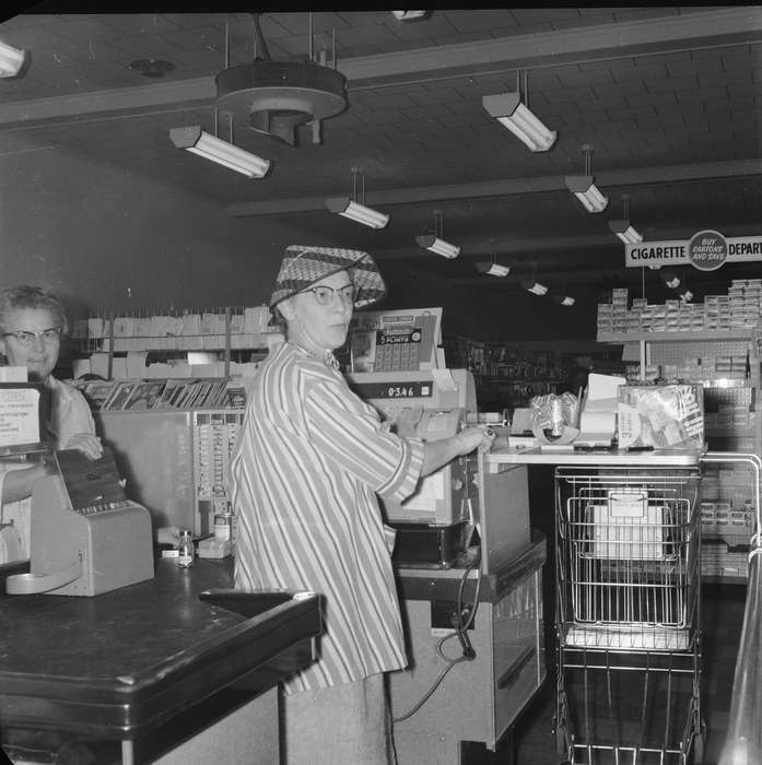 Businesses and Factories, Portraits - Group, Iowa, IA, United States, Photos, historic, grocery cart, Coon Rapids, grocery store, history, ia, Coon Rapids Enterprise, grocery clerk
