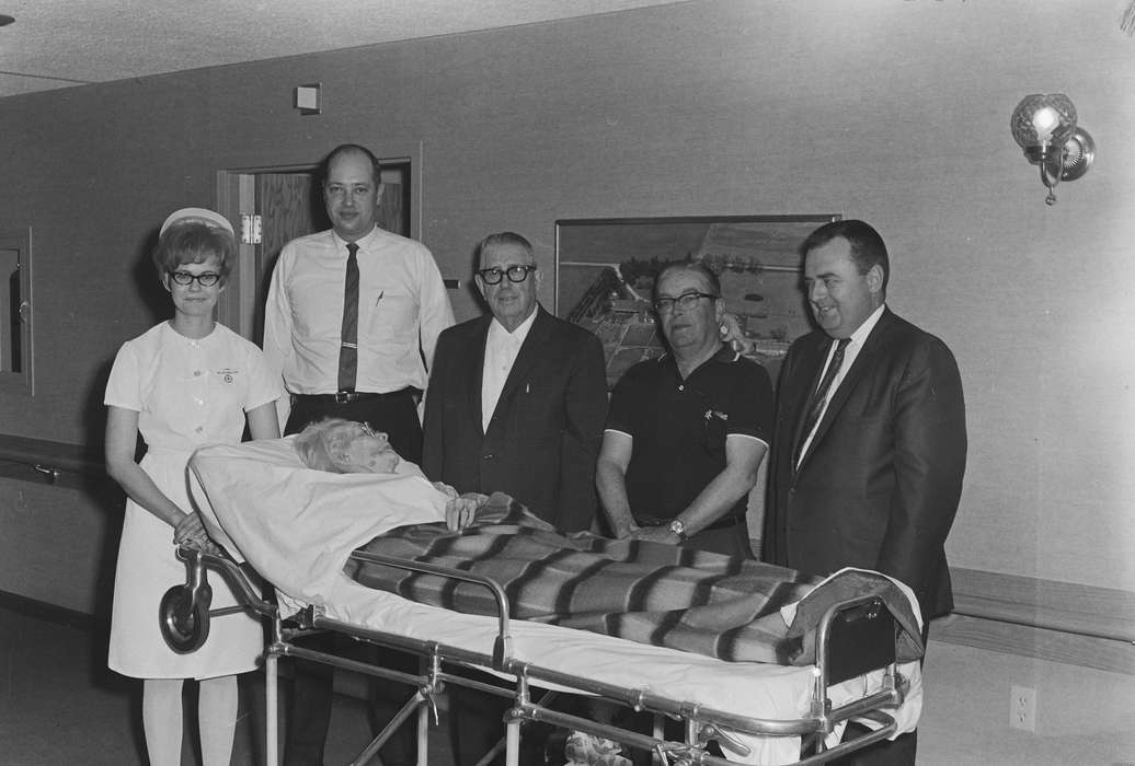 Portraits - Group, Families, United States, history, ia, nurse, Photos, Coon Rapids Enterprise, historic, Iowa, IA, nursing home, Coon Rapids, Hospitals