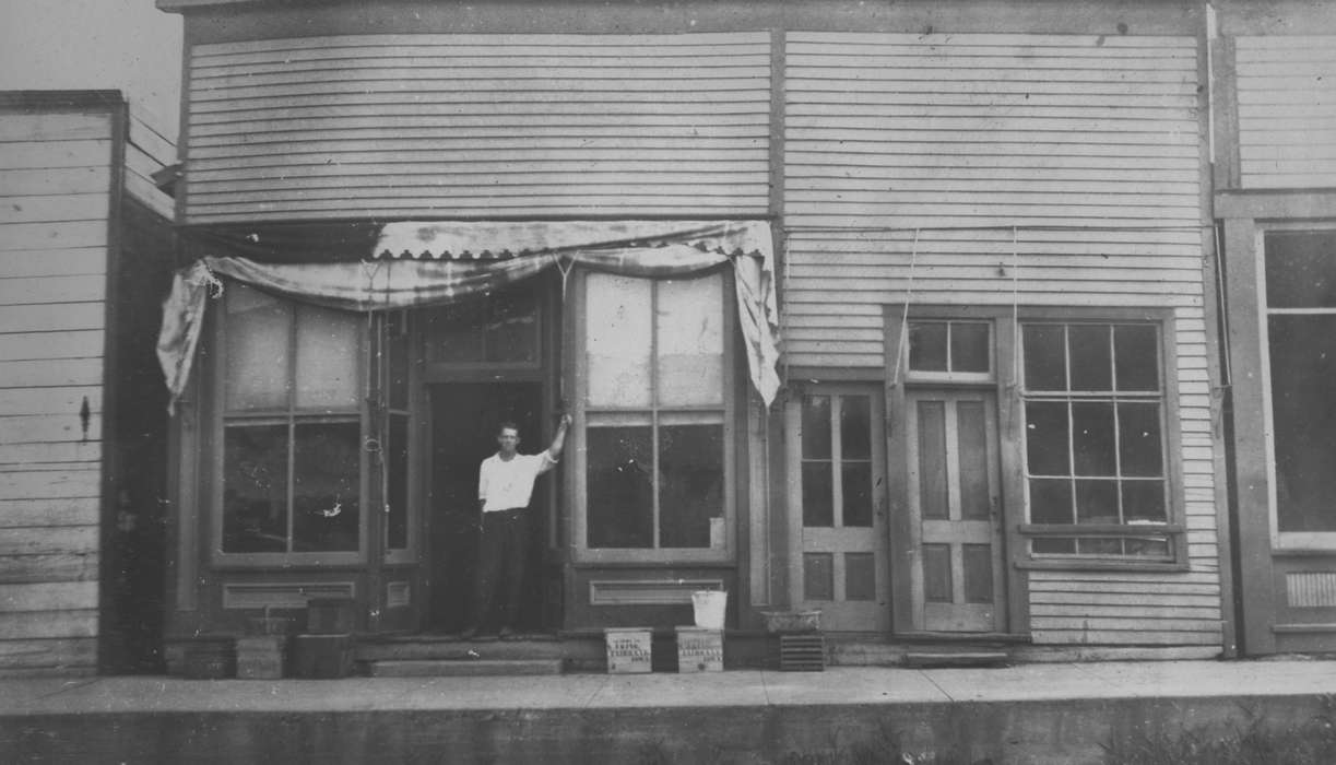 Iowa, IA, storefront, Iowa History, history of Iowa, King, Tom and Kay, Businesses and Factories, Cities and Towns, Labor and Occupations