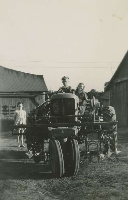 Children, Iowa History, Fowler, Wade, tractor, Iowa, Farming Equipment, Farms, Moulton, IA, history of Iowa