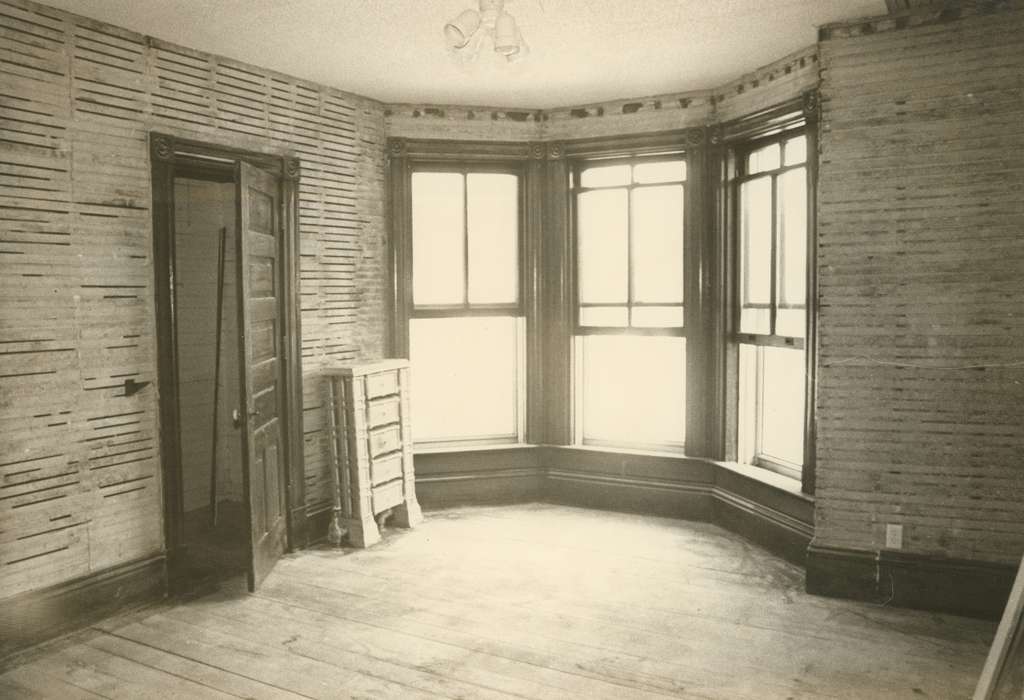 Homes, Iowa History, history of Iowa, Iowa, Waverly Public Library, window