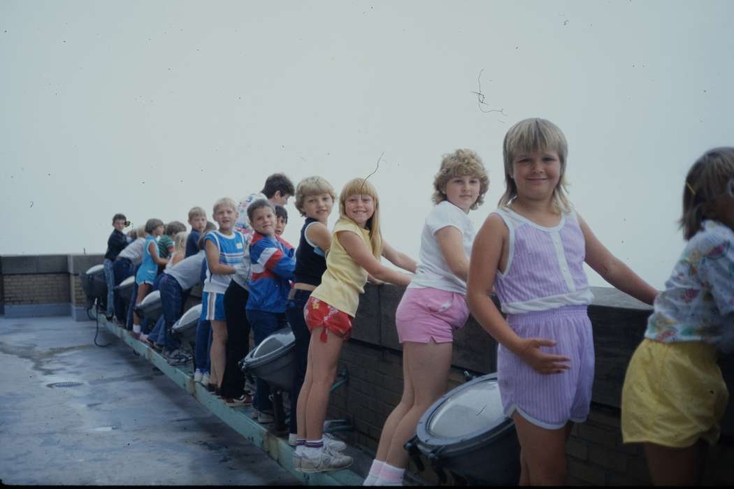school trip, shorts, Children, Travel, history, Iowa, Coon Rapids Enterprise, boy, second grade missouri trip, Portraits - Group, Photos, Leisure, ia, girl, United States, spotlight, missouri trip, MO, historic
