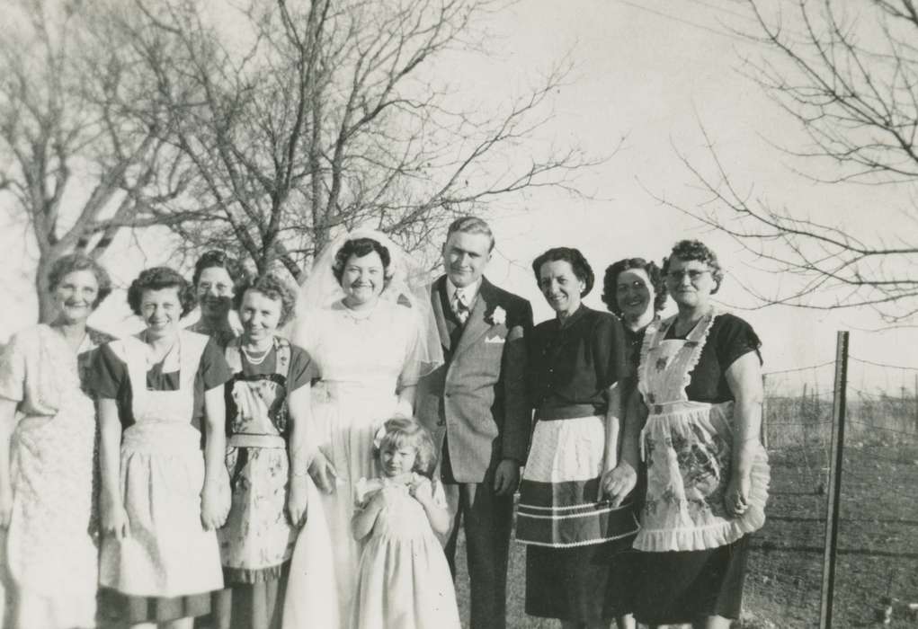 Families, Iowa History, history of Iowa, Labor and Occupations, Portraits - Group, Weddings, groom, bride, Carroll, IA, Schon, Mary, Iowa, Children