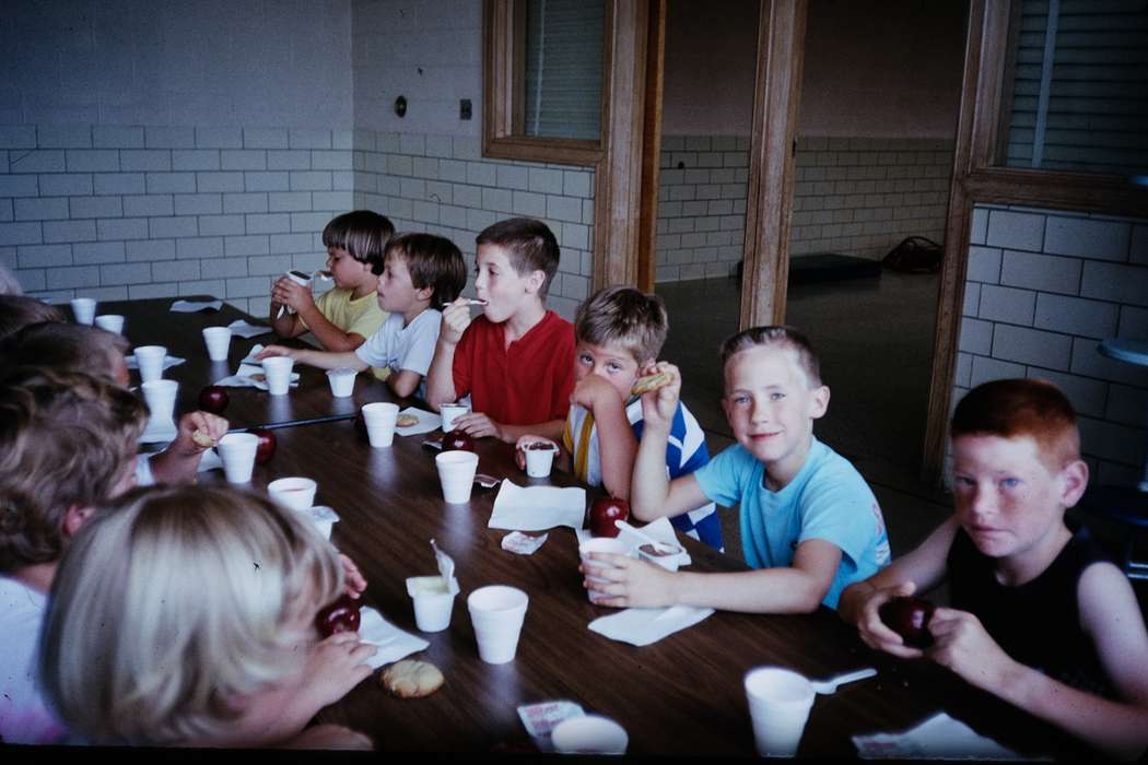 school trip, Children, Travel, history, Iowa, Coon Rapids Enterprise, boy, second grade missouri trip, spoon, cup, Portraits - Group, Photos, table, ia, girl, United States, missouri trip, napkin, Food and Meals, cookie, MO, historic