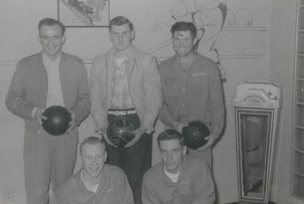 bowling ball, bowling team, Iowa, Iowa History, Sports, Portraits - Group, IA, bowling, history of Iowa, Pate, Linda