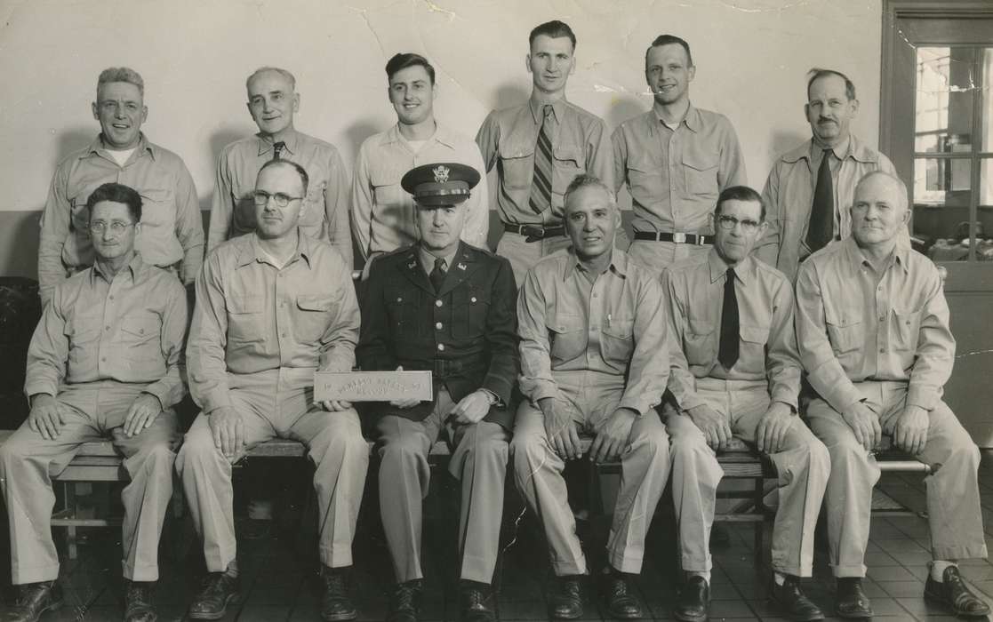 uniform, Davis-Orwoll, Shirley, Military and Veterans, history of Iowa, Iowa, Iowa History, Portraits - Group, Dubuque, IA