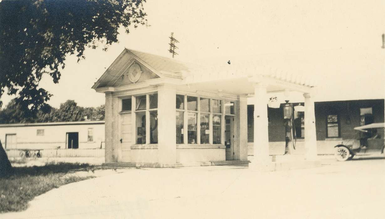 gas station, Iowa, Waverly Public Library, ford model t, Main Streets & Town Squares, correct date needed, Iowa History, history of Iowa, depot, Businesses and Factories