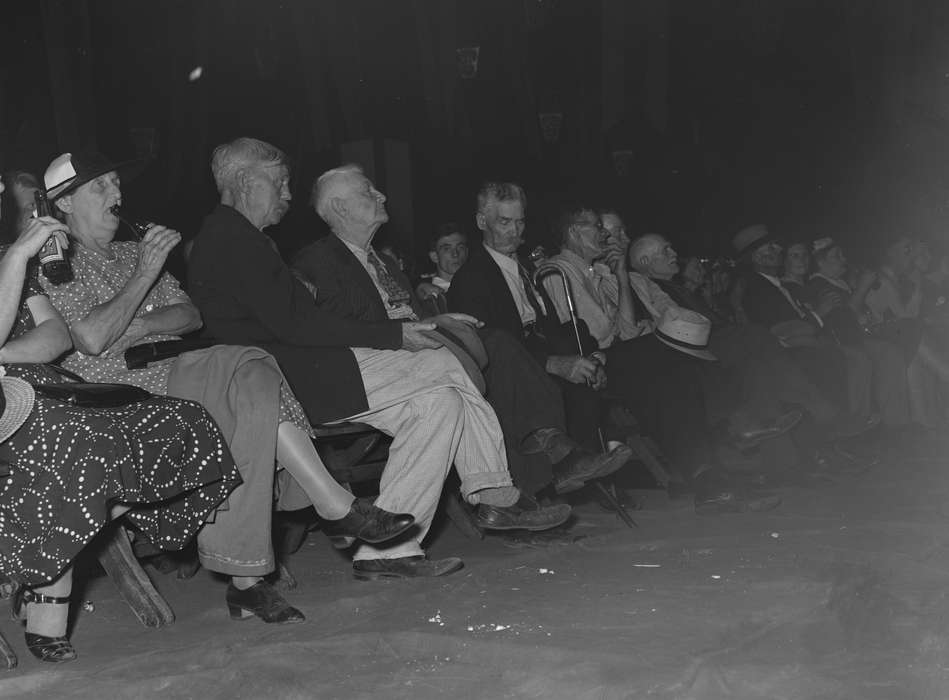 elderly, history of Iowa, Library of Congress, audience, Entertainment, Iowa History, Iowa, hats, dresses, suits, Leisure, cane