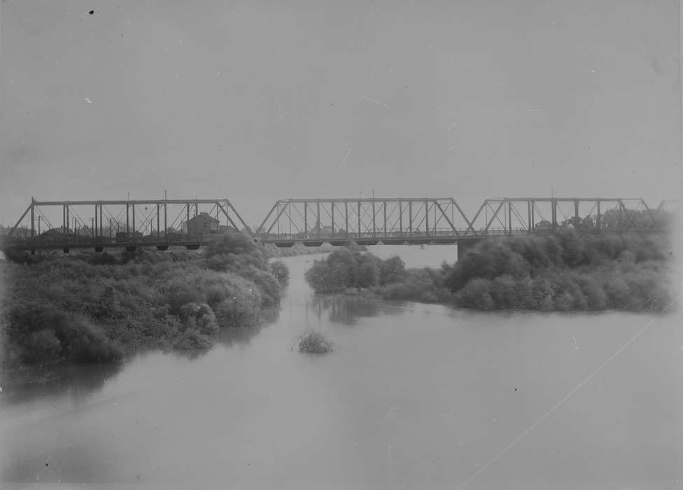 Lakes, Rivers, and Streams, Lemberger, LeAnn, bridge, Iowa History, river, railroad, Iowa, Ottumwa, IA, history of Iowa, water