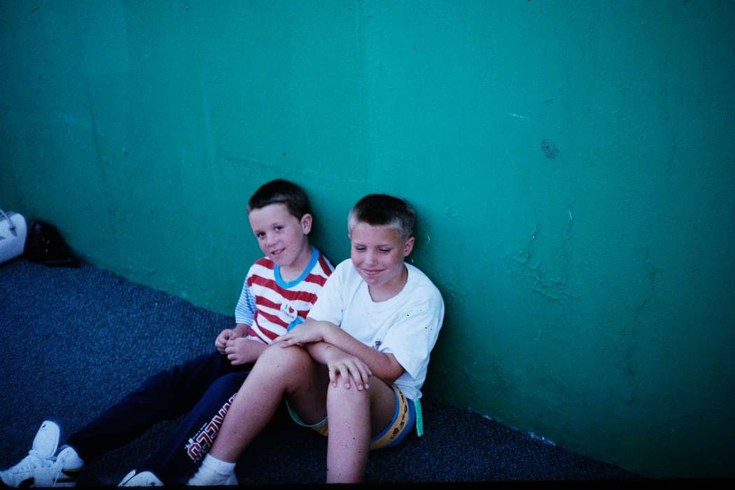 school trip, t-shirt, shorts, Photos, Children, ia, United States, Travel, missouri trip, Iowa, history, Coon Rapids Enterprise, boy, second grade missouri trip, MO, historic, Portraits - Group