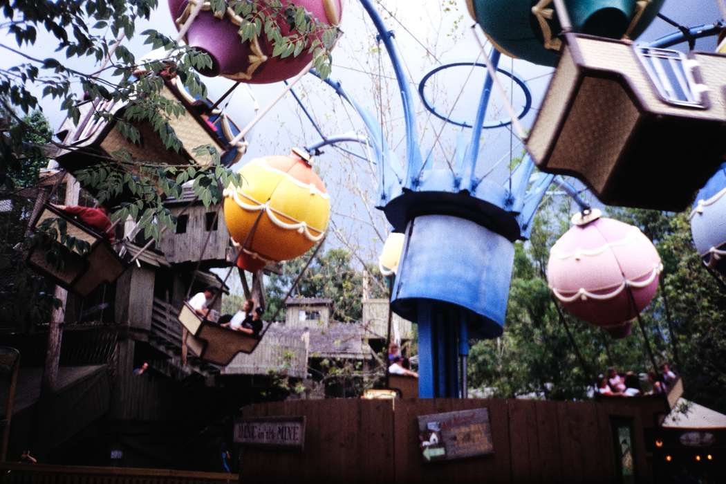 ia, second grade missouri trip, Outdoor Recreation, Iowa, history, Entertainment, Photos, Coon Rapids Enterprise, historic, missouri trip, United States, Fairs and Festivals, amusement park ride, MO, school trip