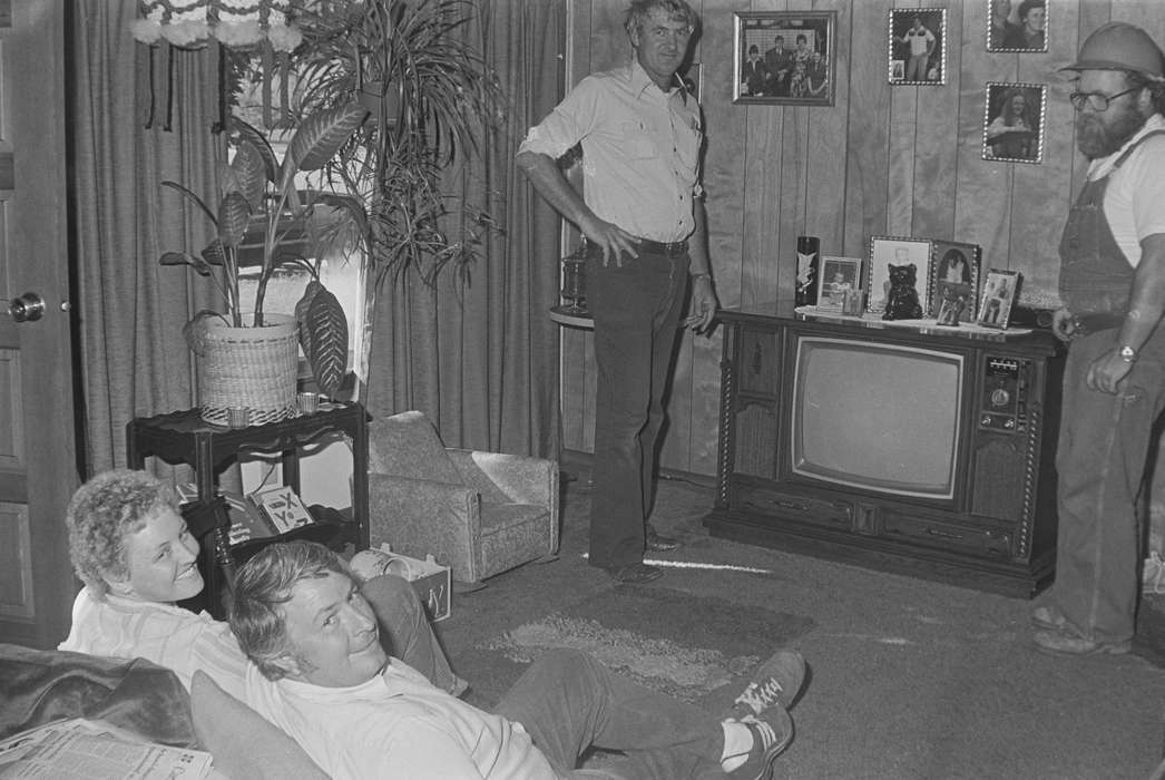 Homes, tv, television, Coon Rapids, Coon Rapids Enterprise, Iowa, historic, living room, United States, ia, history, Photos, IA