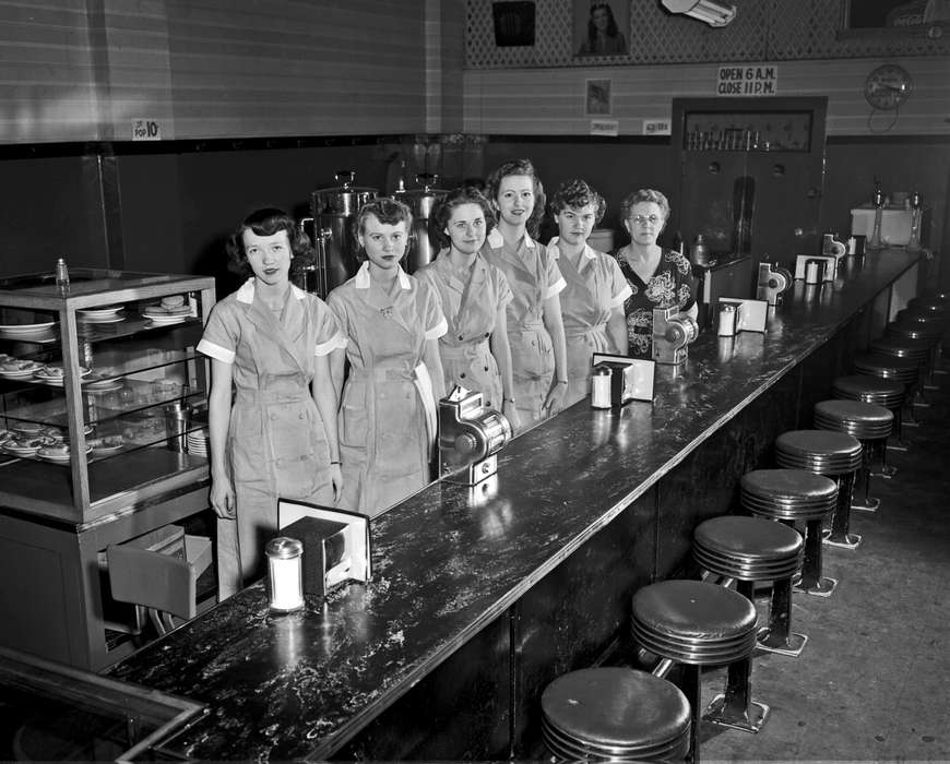 counter, Lemberger, LeAnn, waitress, Ottumwa, IA, Labor and Occupations, donut, history of Iowa, restaurant, Iowa, Iowa History, Food and Meals, Portraits - Group, cafe, stool, Businesses and Factories, barstool, women, bar