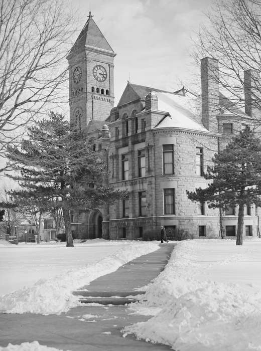 snow, Iowa History, clock tower, courthouse, Winter, Iowa, brick building, history of Iowa, Main Streets & Town Squares, Ackerman, Bill, adminstration building, Cities and Towns