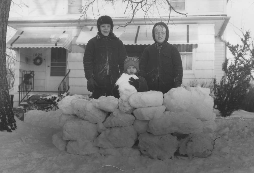 Homes, snow, fort, snow fort, Gowrie, IA, Tjepkes, Judi and Kim, Iowa History, Portraits - Group, Winter, Families, Iowa, history of Iowa, snow day