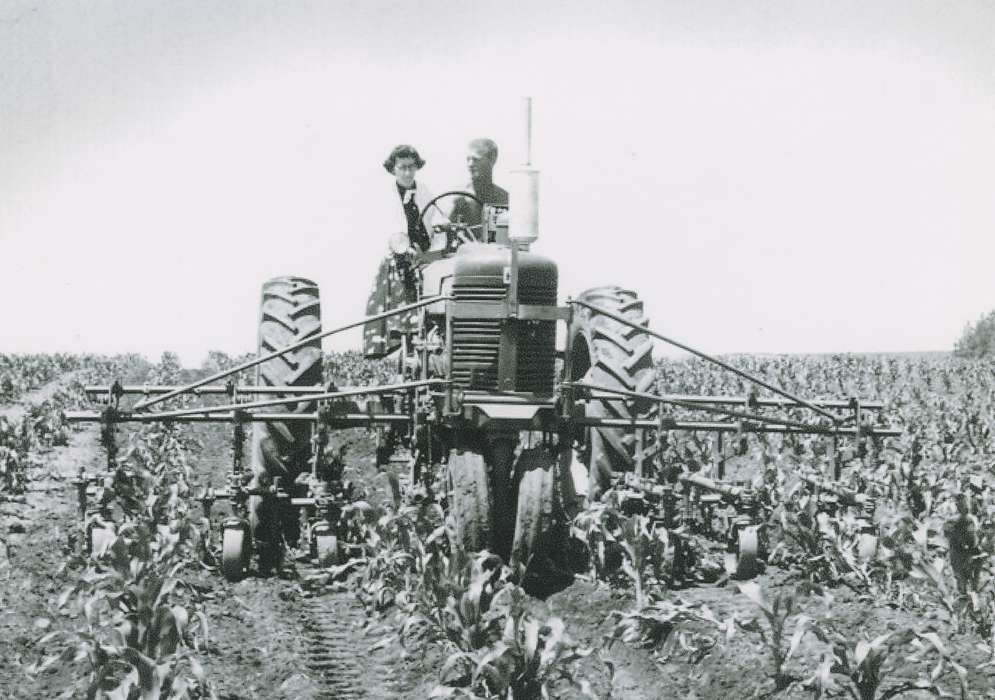 tractor, Farming Equipment, Iowa History, Carlson, Julie, Iowa, crops, Hospers, IA, Farms, history of Iowa