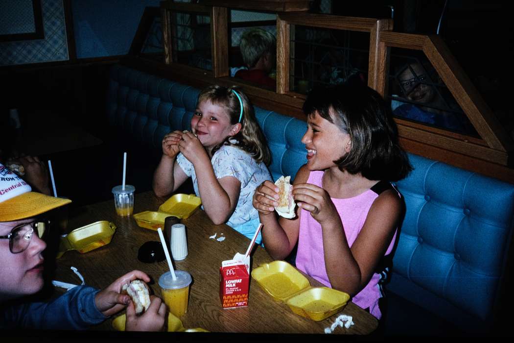 school trip, straw, Children, Travel, sandwich, history, Iowa, Coon Rapids Enterprise, second grade missouri trip, Portraits - Group, Photos, ia, girl, United States, milk carton, missouri trip, Food and Meals, MO, historic, booth
