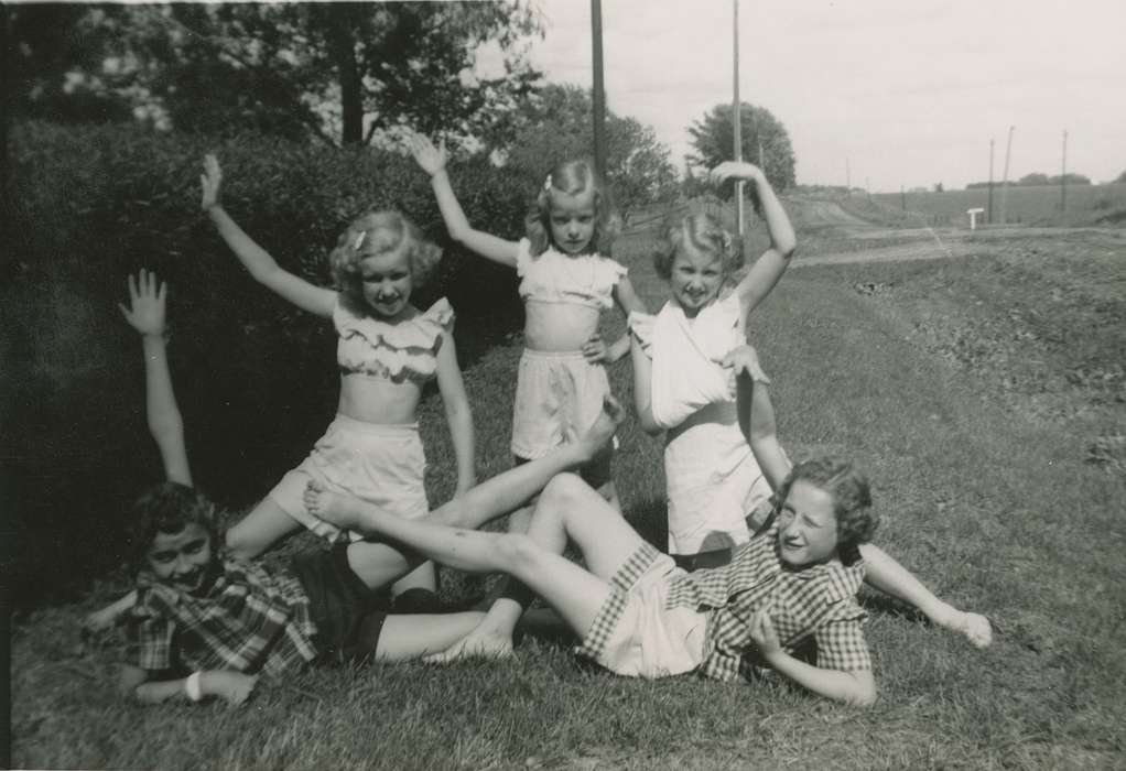 posing, Iowa History, Farms, Weber, Karen and Kenny, playing, history of Iowa, Leisure, dancing, Children, silly, USA, Iowa