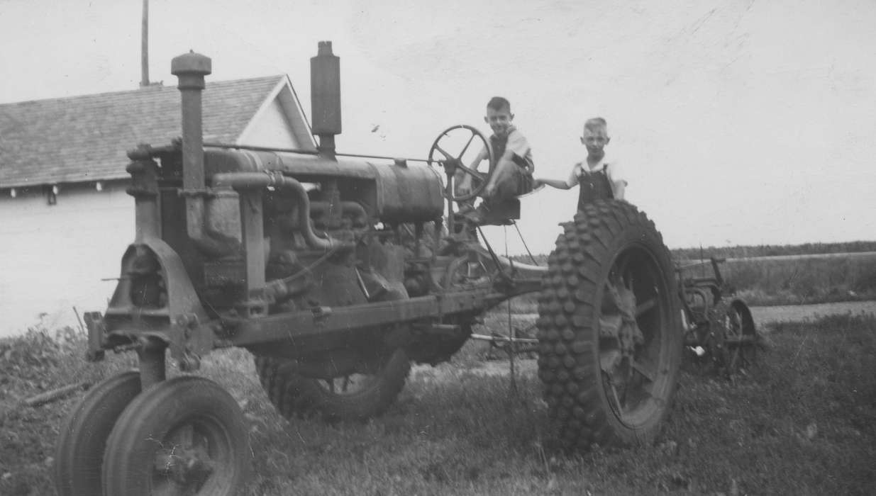 Farms, Children, tractor, Iowa History, Tjepkes, Judi and Kim, Portraits - Group, Iowa, history of Iowa, George, IA