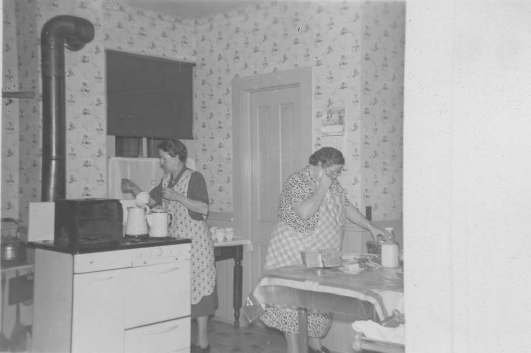 wallpaper, Iowa History, stove, Busse, Victor, Iowa, coffee, Homes, Food and Meals, Burlington, IA, history of Iowa, kitchen