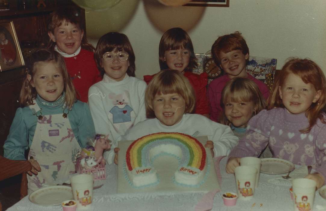 Children, birthday cake, Food and Meals, Portraits - Group, history of Iowa, Iowa History, East, Lindsey, birthday party, Reinbeck, IA, toy, Iowa